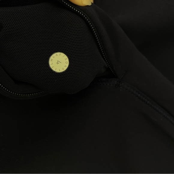 Lululemon || Cardio Squad Jacket in Midnight Navy 4 - Picture 6 of 8